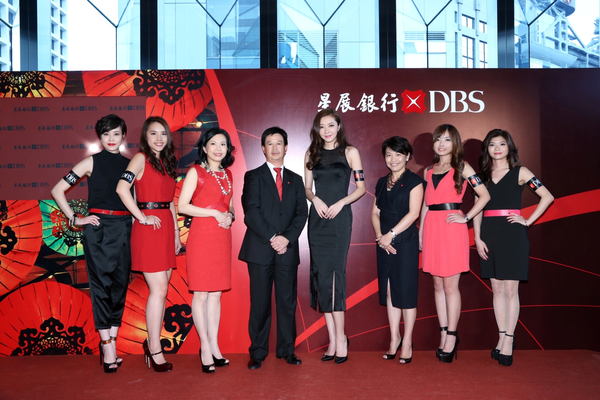 DBS Bank rides high as “Asia’s Best” in Hong Kong branding campaign to thank customers